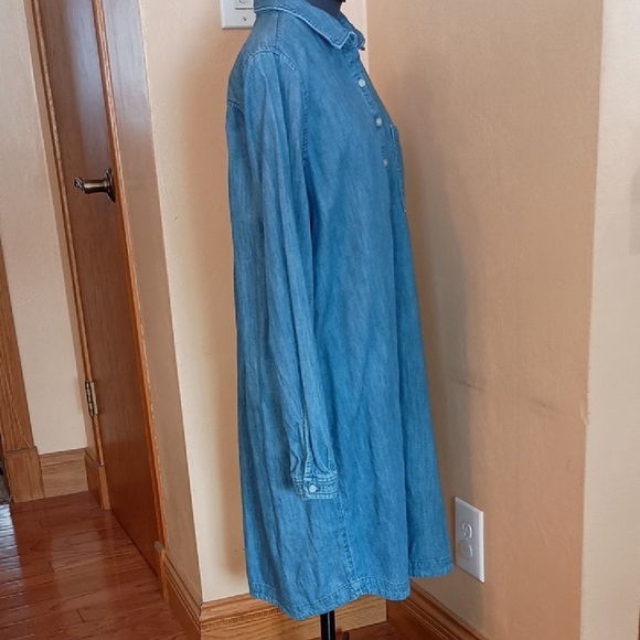 Old Navy Blue Denim Shirt Dress, Sz M, Belt Not Included - Picture 5 of 12